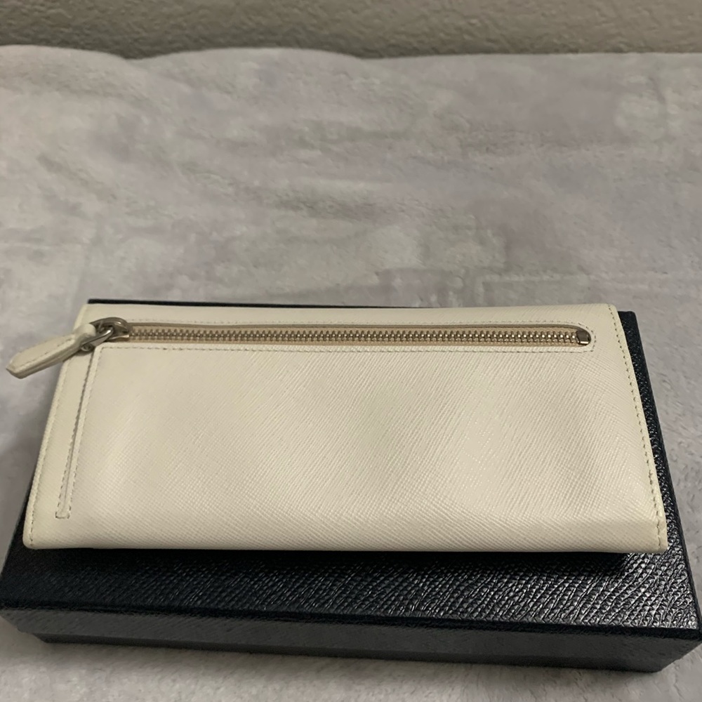Prada Wallet - Picture 2 of 8